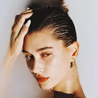 Hailey Bieber Avatar